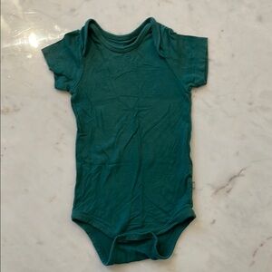 Kyte BABY shirt sleeve onsie - 6-12mos